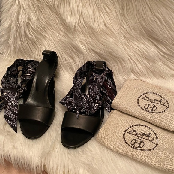 Rare and Beautiful Hermes Scarf Sandals Black size 35.5 - Picture 2 of 13